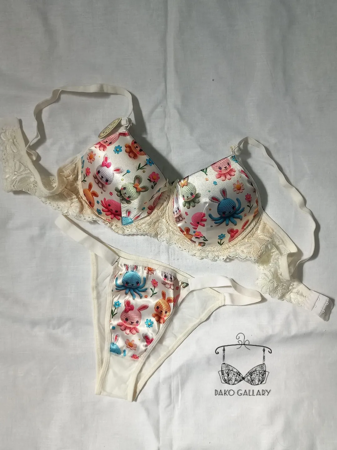 ست شورت وسوتین اسفنجی زنانه طرحدار عروسکی